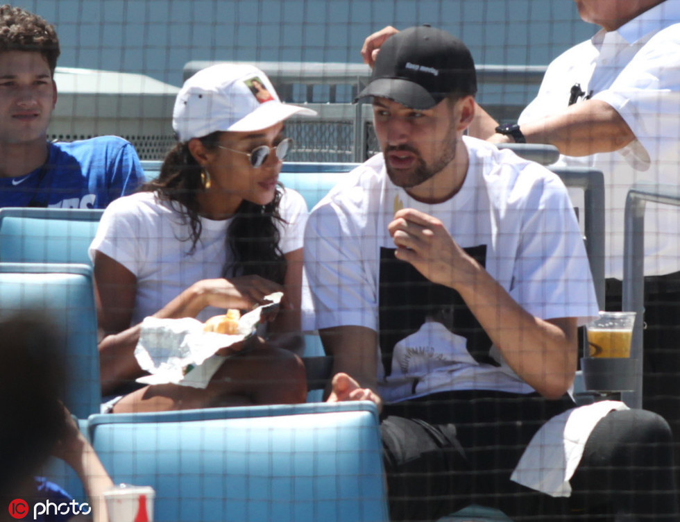 阿森纳欧冠小组／联赛阶段取得10连胜，仅次于拜仁和利物浦（阿森纳欧冠小组赛与联赛豪取10连胜，仅逊拜仁与利物浦）