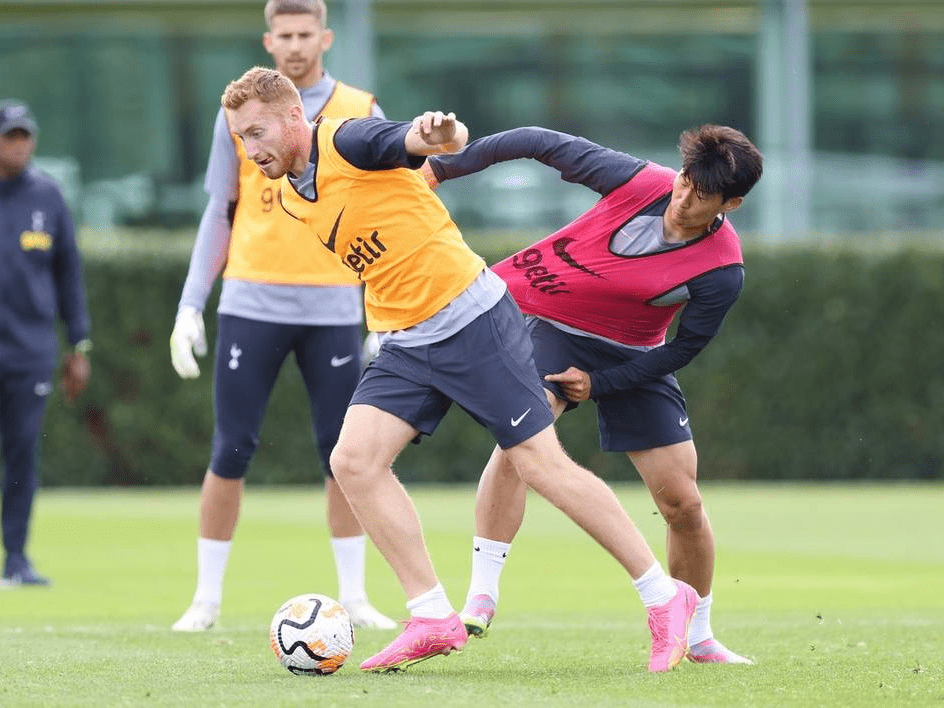 莫雷托：米兰可能会尝试将莱奥的合同再延长两到三年（莫雷托：米兰或将推动与莱奥续约2至3年）