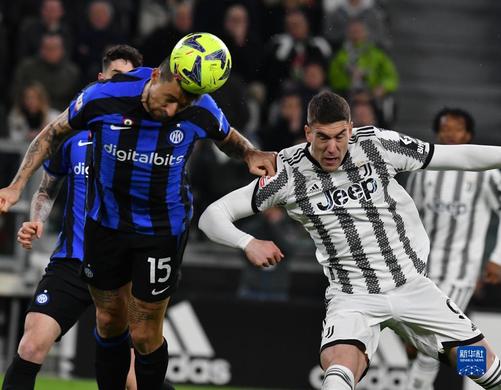 英超-曼联0-1不敌十人埃弗顿，盖耶染红霍尔一球制胜（英超：曼联0-1负于十人埃弗顿，盖耶染红，霍尔打入制胜球）