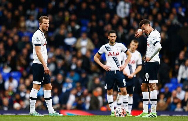 巴萨生死战来袭，法兰克福隐藏致命危机！（巴萨生死战将至，法兰克福暗藏致命隐患）