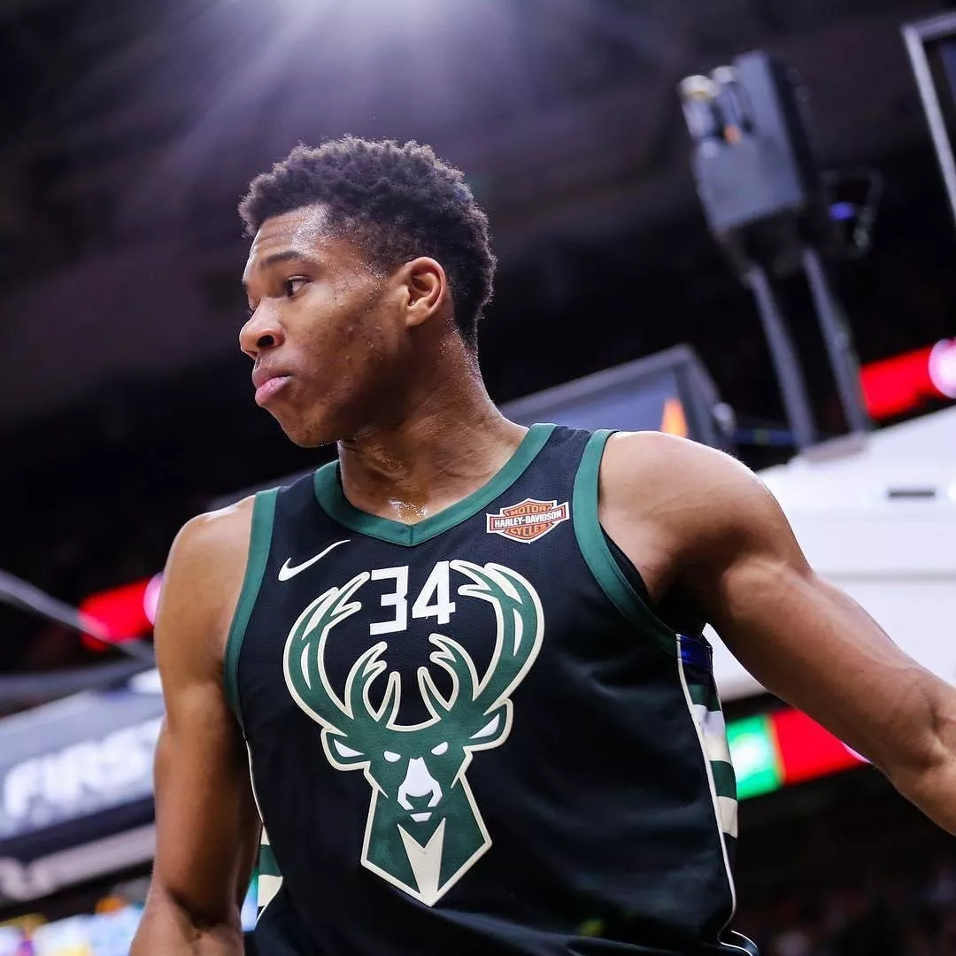 孔蒂：因为伤病我们的中场已经空了，希望坏运气能离我们远去（孔蒂：伤病令我们的中场几近空无，盼厄运远离）