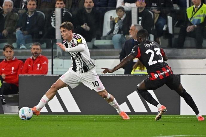 结束10年铁锤帮生涯，波特确认安东尼奥合同到期离开西汉姆联（波特证实：安东尼奥合同期满告别西汉姆，十年铁锤帮生涯画上句号）