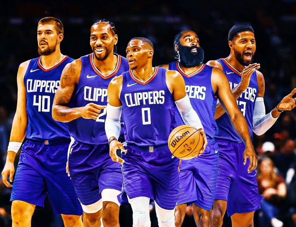 记者称阿隆索已被解雇只差官宣，阿韦洛亚或接任（媒体称阿隆索已下课待官宣，阿韦洛亚有望接任）