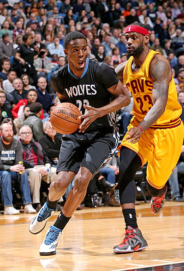 看了四年球了，在专科有一段时间刷抖音频繁给我推多...（看球四年，专科那段时间刷抖音总被频繁推送不少...）