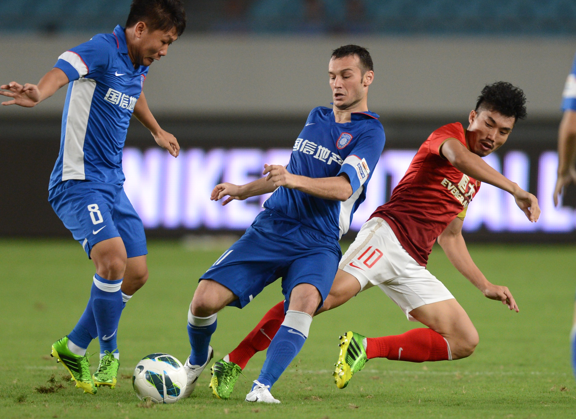 塞尔塔vs巴萨：马科斯-阿隆索、博尔哈-伊格莱西亚斯首发，莱万多夫斯基、亚马尔出战（塞尔塔对阵巴萨：马科斯-阿隆索、博尔哈-伊格莱西亚斯先发，莱万多夫斯基、亚马尔出战）