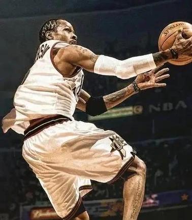 体坛记忆｜保罗最讨厌被人摸头，无论那个人是队友还是对手，但科比除外（体坛往事：保罗极厌被摸头，不分队友与对手，唯独对科比例外）