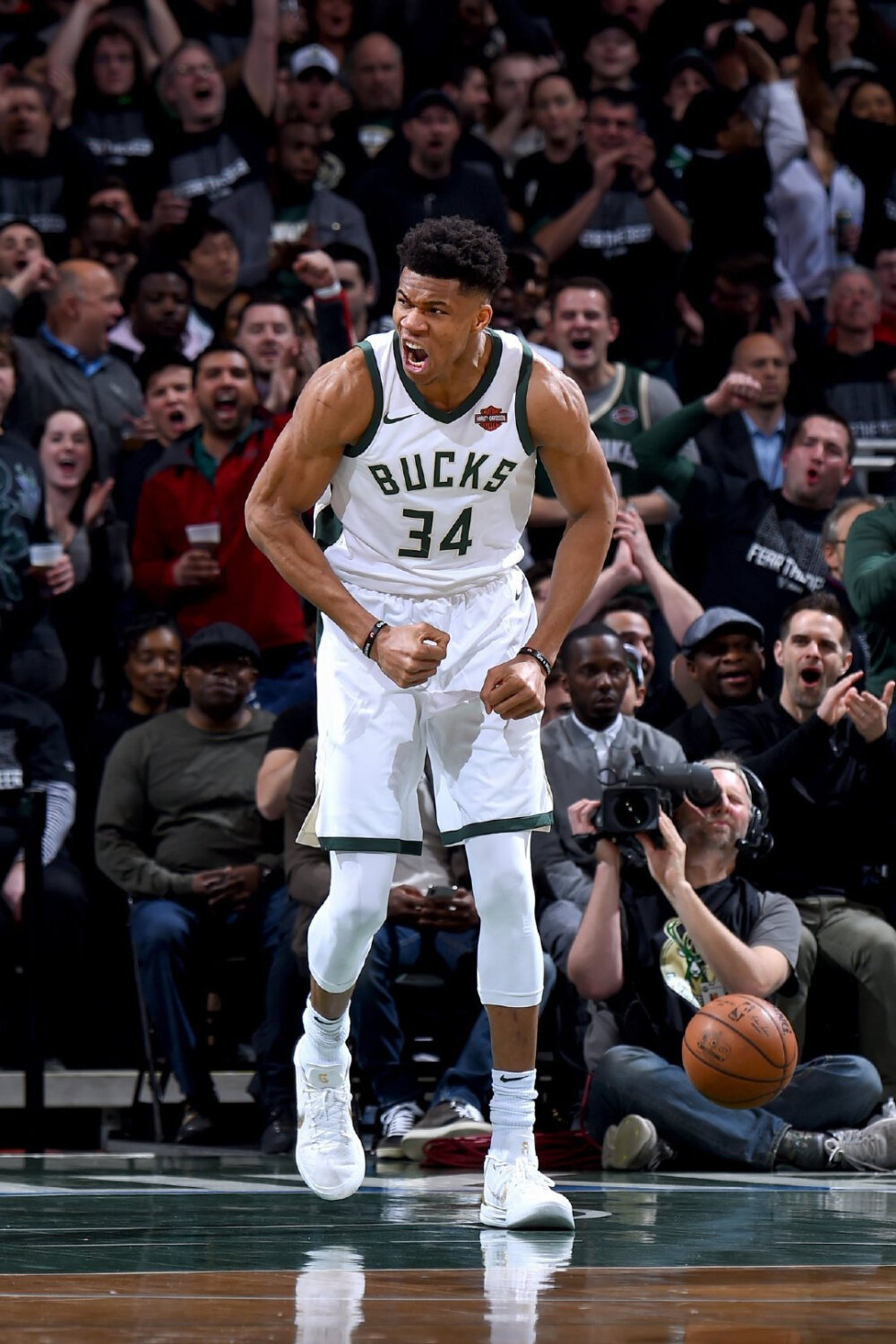 中超联赛总结：积分榜前三分析,（中超赛季盘点：积分榜前三队解析）