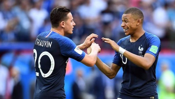 图片报：努贝尔能否留在斯图加特和他是否会大降薪有很大关系（图片报：努贝尔能否留在斯图加特取决于他是否愿意大幅降薪）