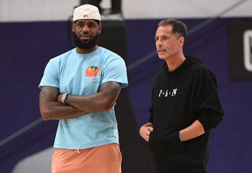 德国U21主帅：比朔夫将佩戴队长袖标；未来两场卡尔都出场（德国U21主帅确认：比朔夫将佩戴队长袖标，卡尔接下来两场均会出场）