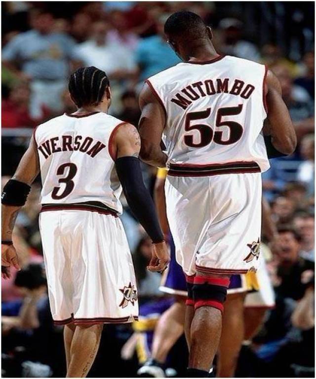 新一轮的欧冠势力版图更新：本轮阿森纳击败拜仁慕尼...（欧冠格局再洗牌：阿森纳本轮力克拜仁慕尼黑）