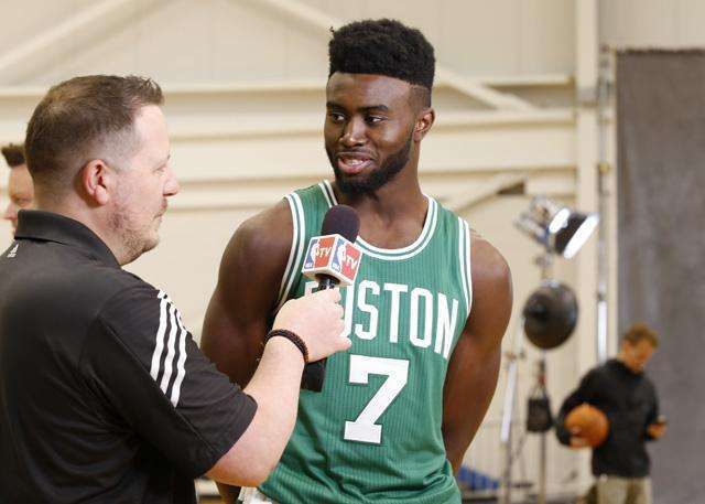 德天空：除拜仁外所有德甲俱乐部均有意波鸿19岁中场伦茨（德天空：拜仁成例外，其余德甲球队均有意波鸿19岁中场伦茨）