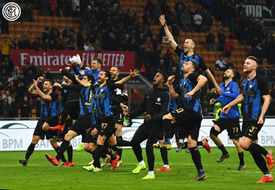 队史巴甲第9冠，弗拉门戈提前一轮夺得巴甲联赛冠军（弗拉门戈提前一轮加冕巴甲，收获队史第9冠）